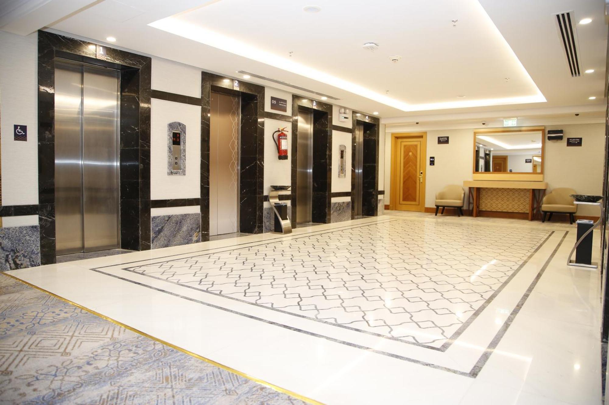 Hotel Maden Alrawda Medina Esterno foto The lobby of the hotel